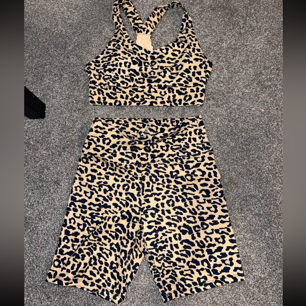 Unworn workout set in a size extra small